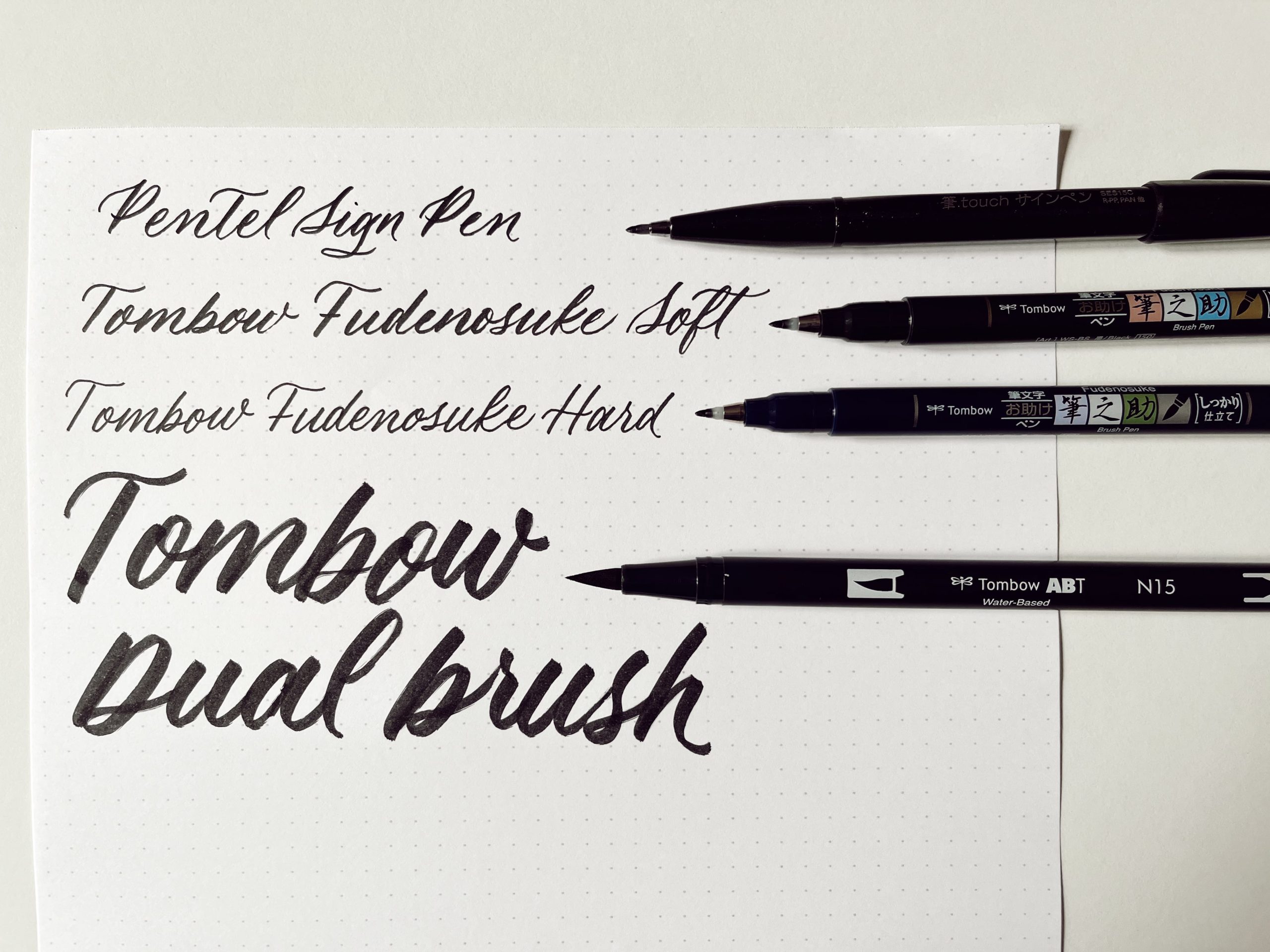 Prove di calligrafia con vari tipi di brush pen